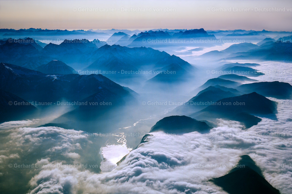 2209017 | Blick über den Sylvensteinspeicher in Richtung Zugspitze