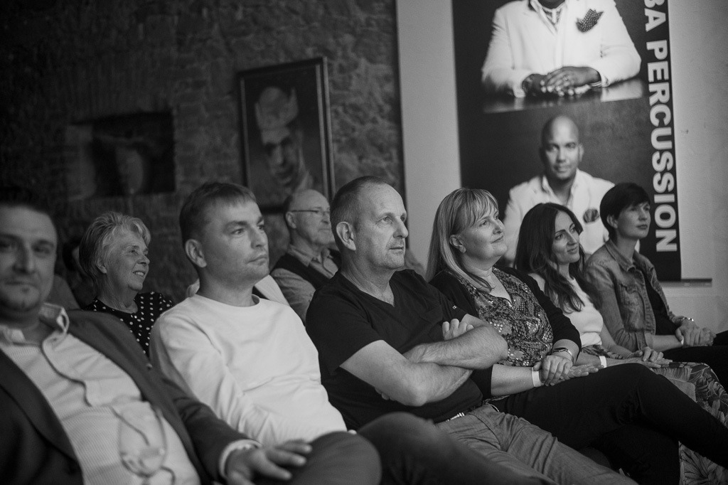 Tango meets Cuba | Tango meets Cuba mit den Klazz Brothers & Cuba Percussion im Forte Belvedere Leisnig zum Festival Hallo Leisnig 2022. - Realisiert mit Pictrs.com