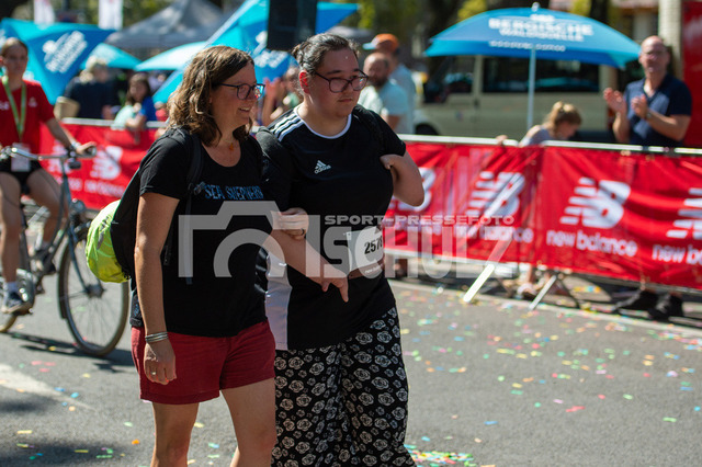 20240901_NSZ_4524_1 | DEU, Düsseldorf, 01.09.2024 Kö-Meile  - Realisiert mit Pictrs.com