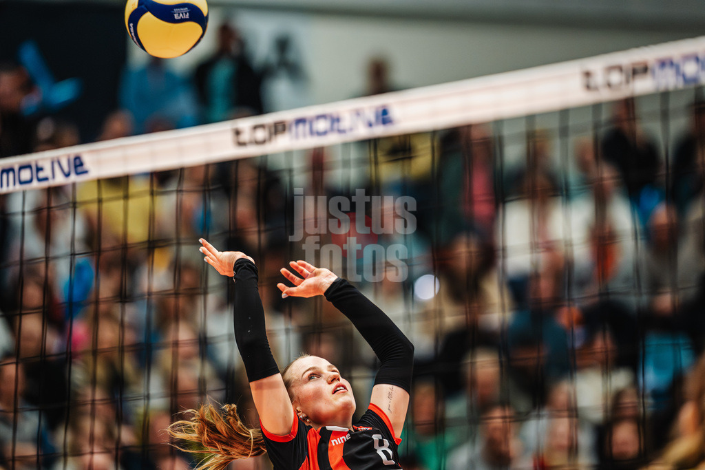 Volleyball | Frauen | Saison 2025/2026 | Volleyball Bundesliga | ETV Hamburger Volksbank Volleys vs. SSC Palmberg Schwerin | 17.01.2026 | Zuspiel von Zoe Konjer (#8, ETV Hamburger Volksbank Volleys)