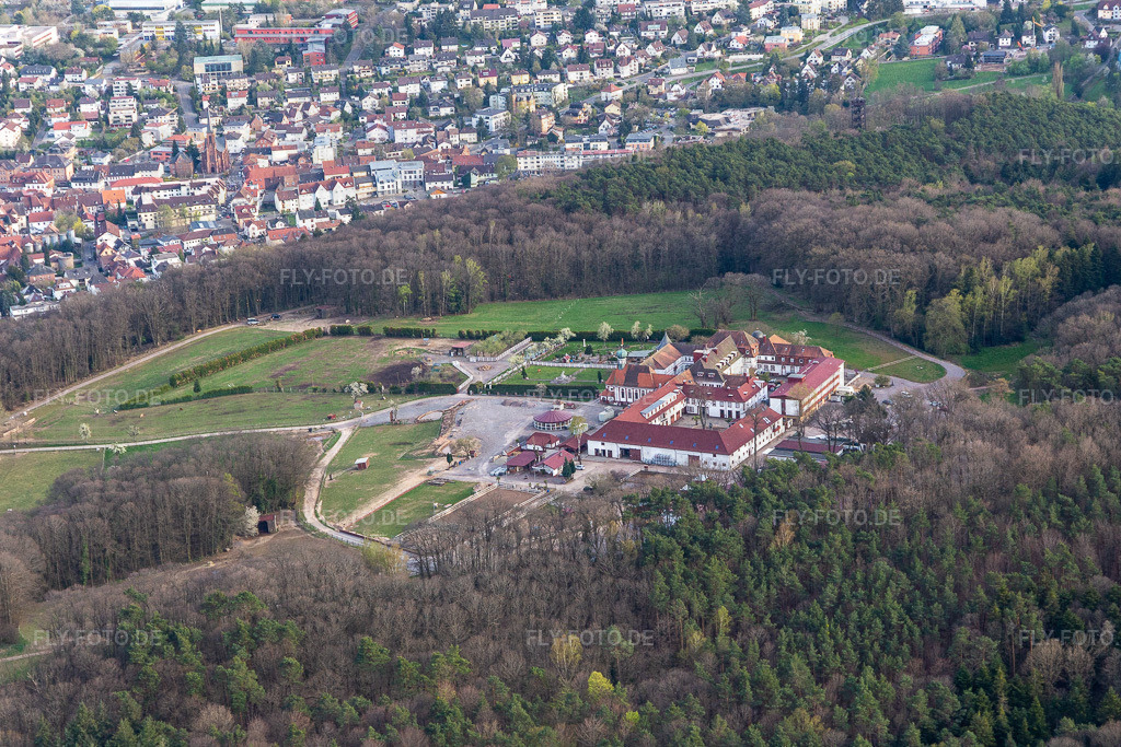 Kloster Liebfrauenberg | Luftbild: Kloster Liebfrauenberg in Bad Bergzabern im Bundesland Rheinland-Pfalz in Deutschland. Foto: IMG_131193.jpg vom 12.04.2022 durch ©2025 Werner Riehm fly-foto.de/copyright - Realisiert mit Pictrs.com
