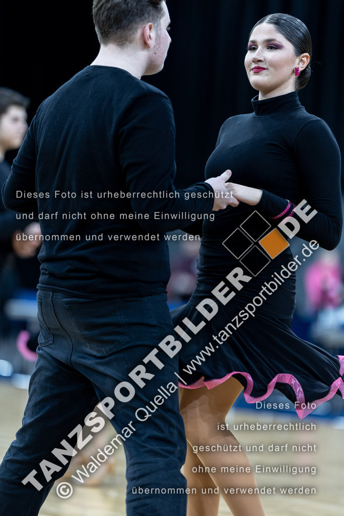 20240310-00571 | Hier finden Sie Tanz Bilder vom Latein und Standard Formationen tanzen. Sportbilder vom Tanzsport. Schöne Fotos und von Weltmeisterschaft, Europameisterschaft, Bundesliga, Regionalliga, Oberliga und Landesliga sowie von GOC Stuttgart, DanceComp, WM Bremen