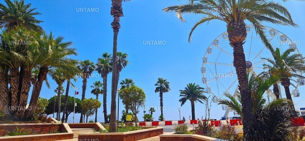 Riesenrad Frejus Cote Azur.Farbe | untamo - Realisiert mit Pictrs.com