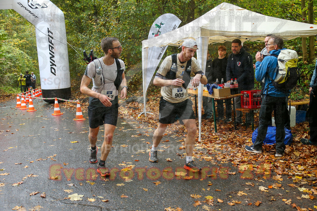 241027_0924_EX1_3296 | Sportfotografie im Rhein-Sieg Kreis, Köln, Bonn, NRW, Rheinland Pfalz, Hessen, etc. Unser Tätigkeitsfeld umfasst den Laufsport vom Volkslauf über den Marathon, Duathlon, Triathon bis zum Ultralauf wie Kölnpfad Ultra oder Schindertrail.