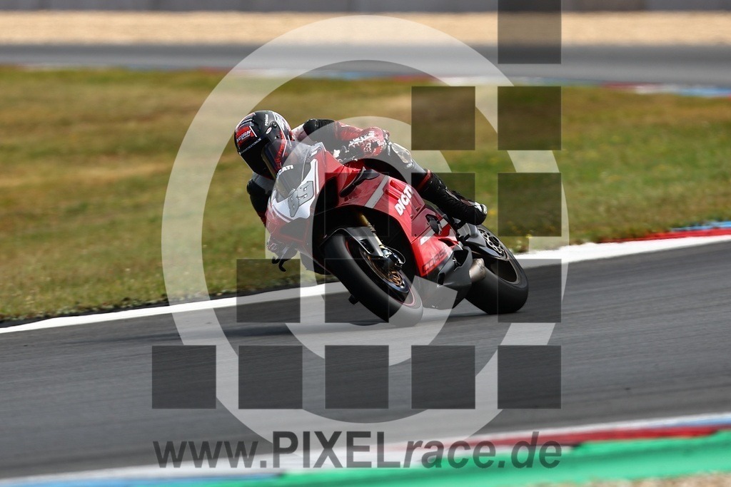 0089-20250829_02578 | Schöne Erinnerungen an spannende Momente - das festzuhalten ist unser Job. PIXELrace.de ist seit 2003 auf den Rennstrecken Europas unterwegs um die Action draußen beim Fahren und die wunderbare Stimmung imm Fahrerlager für euch einzufangen.