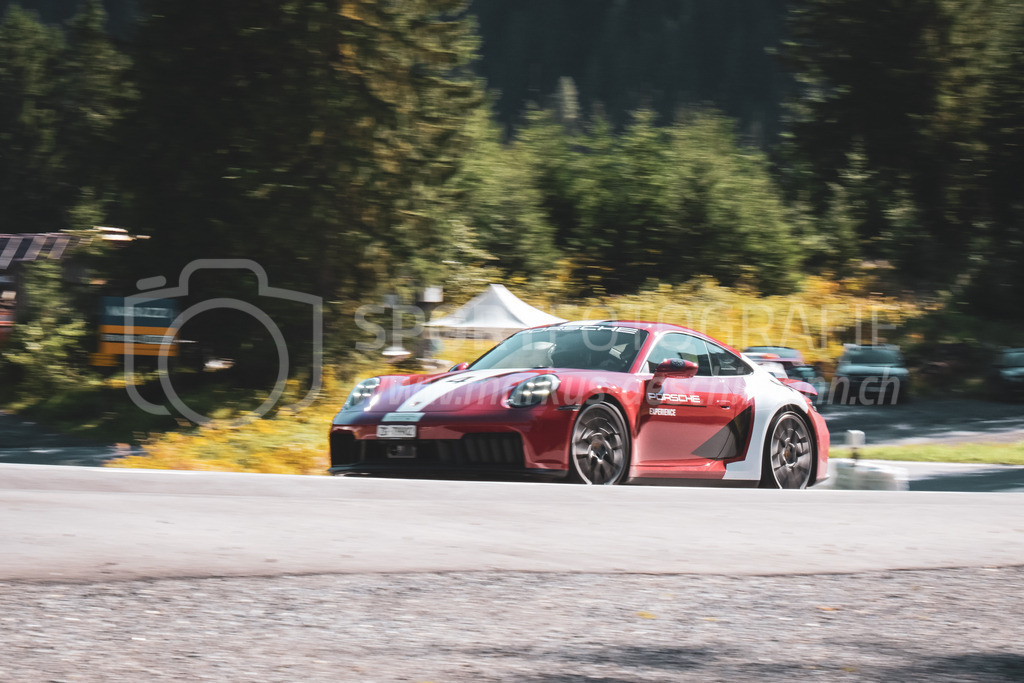 21. Arosa ClassicCar 2025 - 6. =September= 2025 | Renntaxi am Arosa ClassicCar..@arosaclassiccar, @arosa.official, #arosaclassiccar, #arosa, #76curves, #classiccarBild: Sportfotografie Markus Aeschimann | www.markus-aeschimann.ch - Realisiert mit Pictrs.com