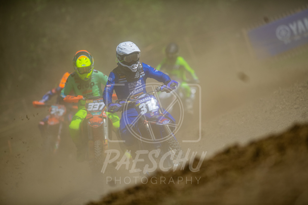 MX 2 (654) | Paeschuphoto Shop - Wer nicht sucht der auch nicht findet.Ob Motocrossbilder oder von einem besuchtem Spiel, Hauptsache Action. - Realisiert mit Pictrs.com