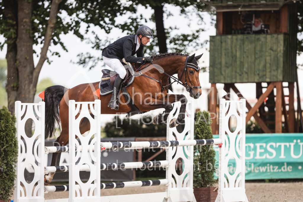 250506_Mühlen_SprPf-L2-429 | Deine schönsten Turniermomente als professionelle Fotos! Entdecke hochwertige Pferdesport-Fotografie im Online-Shop. Jetzt Fotos finden & bestellen!