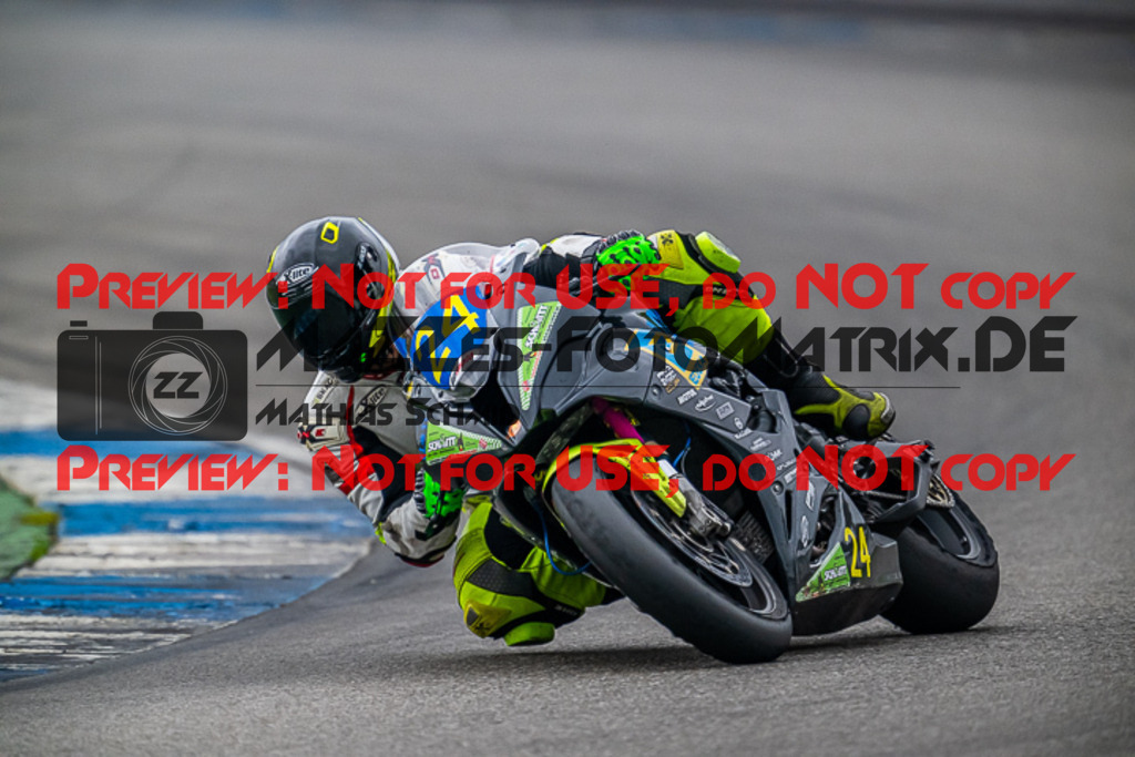 MaZZes_FotoMatrix_220925_0281 | PRO SUPERSTOCK