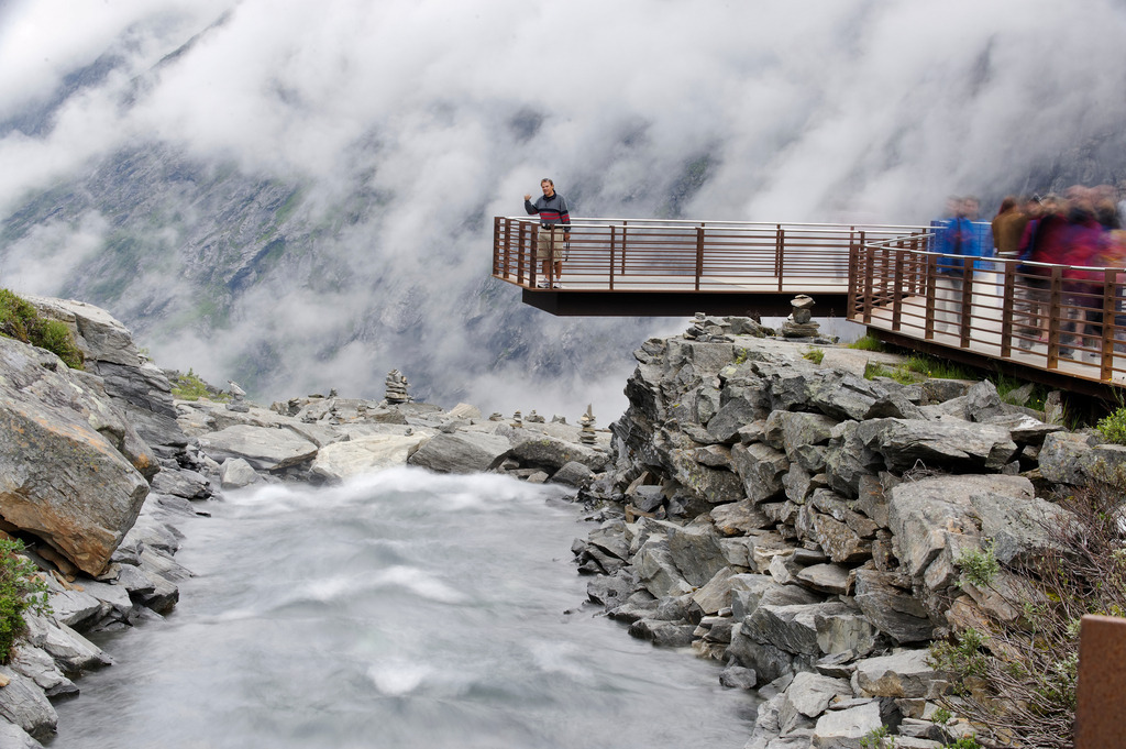 Trollstiegen Passhoehe | , Norwegen - July 20, 2011: Urlaubsreise in Norwegen; Trollstiegen Passhoehe - Realisiert mit Pictrs.com
