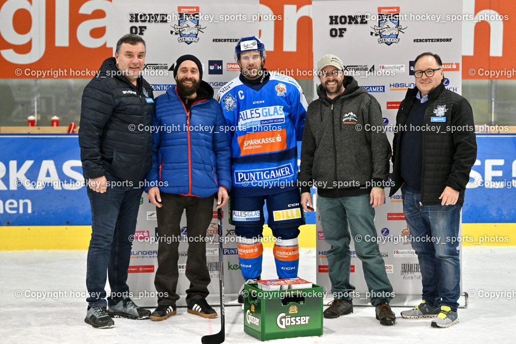 ESC Steindorf vs. ESV Ferlach  | Spieler des Abends #57 Wilfan Franz ESC Steindorf, ESC Steindorf Sektionsleiter Hans Tschernutter, Sportlicher Leiter ESC Steindorf Armin Ratz, ESC Steindorf vs. ESV Ferlach , ESC Steindorf vs. ESV Ferlach  am 15.02.2026 in Steindorf (Ossiachersee Halle), Austria, (Photo by Bernd Stefan)