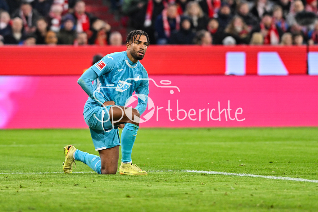 FC Bayern München - TSG 1899 Hoffenheim | MUNICH, GERMANY - 08. FEBRUARY: im Bild ein niedergeschlagener / trauriger Kevin AKPOGUMA (TSG Hoffenheim 25) nach seiner roten Karte gegen die Bayern / Einzelfoto / Freisteller während dem Bundesligamatch zwischen dem FC Bayern München und der TSG 1899 Hoffenheim am 21. Spieltag in der Allianz Arena / DFL REGULATIONS PROHIBIT ANY USE OF PHOTOGRAPHS AS IMAGE SEQUENCES AND/OR QUASI-VIDEO