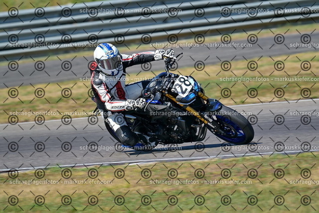 26bt04-1014 | markuskiefer.com - Realisiert mit Pictrs.com