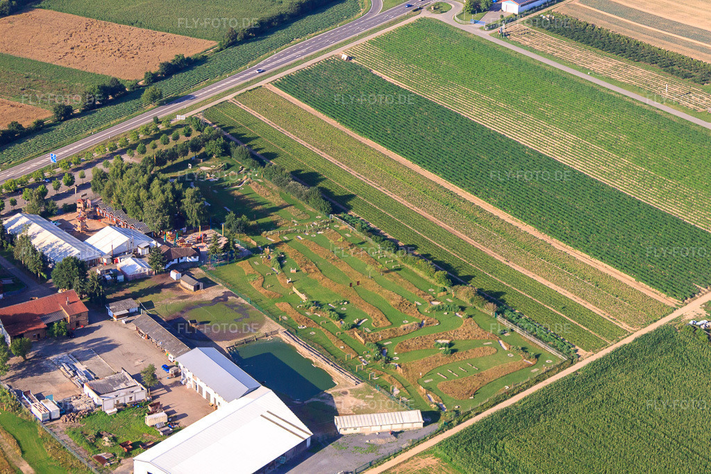 Luftbild: Fussballgolfpark Südpfalz auf dem Adamshof Kandel in Kandel im Bundesland Rheinland-Pfalz in Deutschland. Foto: IMG_70311.jpg vom 19.07.2014 durch Werner Riehm/FLY-FOTO.deWWW.FUSSBALLGOLFPARK-SUEDPFALZ.DE