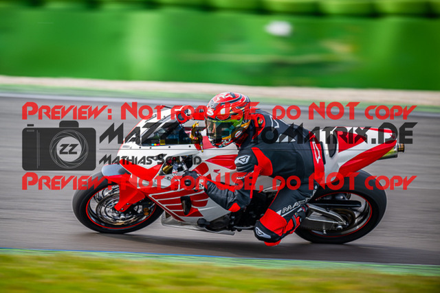 MaZZes_FotoMatrix_230410_1298 | GELB