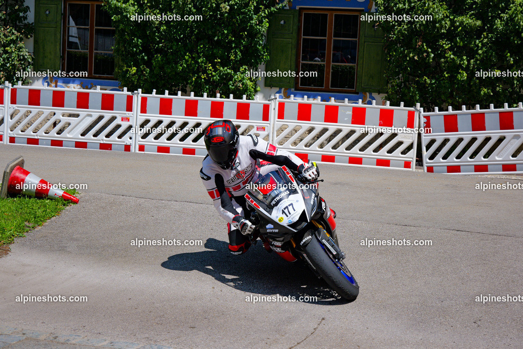 P1036855-2 | Erleben Sie atemberaubende, hochqualitative Fotos Ihrer Fahrt entlang der malerischen Alpenstraßen. Besuchen Sie alpineshots.com, um professionelle Aufnahmen Ihrer unvergesslichen Reise zu finden und zu kaufen - Realisiert mit Pictrs.com