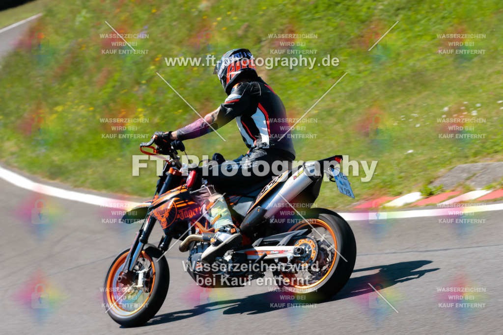 Moto-TeamOBK-22376 | Hier findet Ihr Bilder von Touristenfahrten auf der Nürburgring Nordschleife oder von anderen Veranstaltungen die ich besucht habe. Viel Spass beim Durch Schauen 