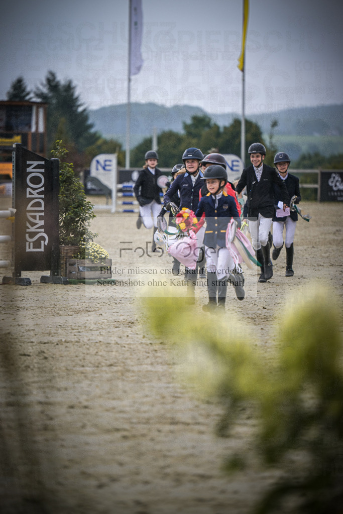 DOS_0160 | Entdecke hochwertige Reitturnierfotos von Foto Oger. Professionell, emotional und authentisch – jetzt Lieblingsmomente im Shop bestellen.Deutschlandweite Turnierfotografie. - Realisiert mit Pictrs.com