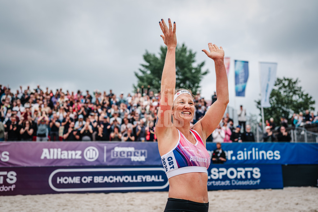 Beachvolleyball | Frauen | German Beach Tour 2024 | Tourstop Düsseldorf | 19.05.2024 | Jubel bei Isabel Schneider nach dem Spiel im Halbfinale