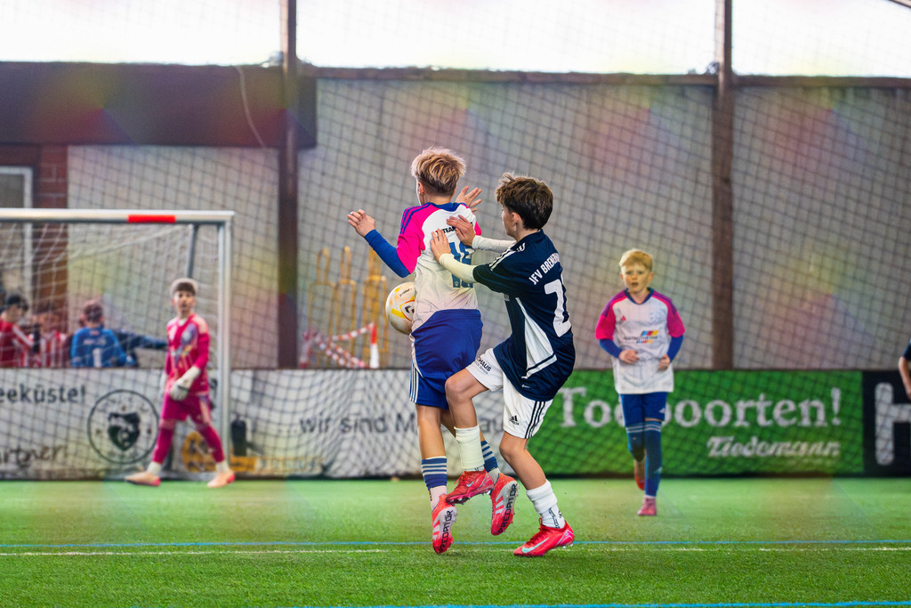 _BLR9868 | Professionelle Fußball- und Sportfotografie. Spielbilder online ansehen und kaufen – Einzelbilder oder komplette Galerien in hoher Qualität. - Realisiert mit Pictrs.com