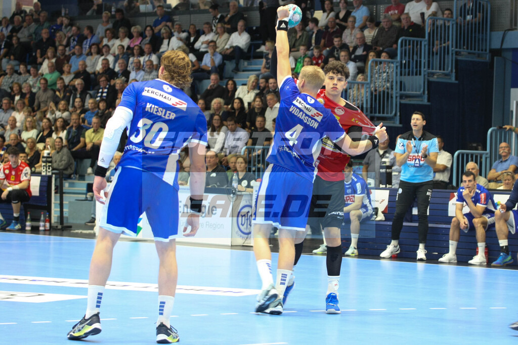 VFL Gummersbach -  ThSV Eisenach | Ellidi Snaer Vidarsson (Mitte) - © Sportfoto-Sale (MK) - Realisiert mit Pictrs.com