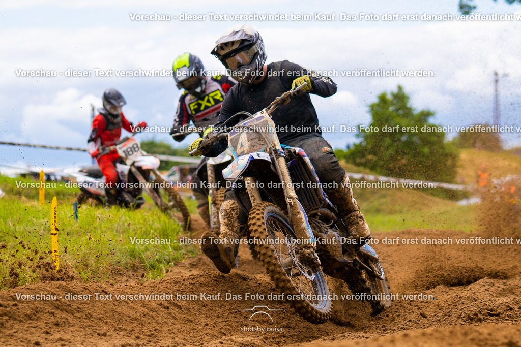 20260607_MSCParmen-0266 | Sportfotografin aus Berlin-Brandenburg mit Fokus auf Motocross. Ich halte deine sportliche Leistung und echte Emotionen auf und neben der Strecke professionell fest. Entdecke die Fotos von deinem Rennen und bestelle sie direkt hier im Shop.