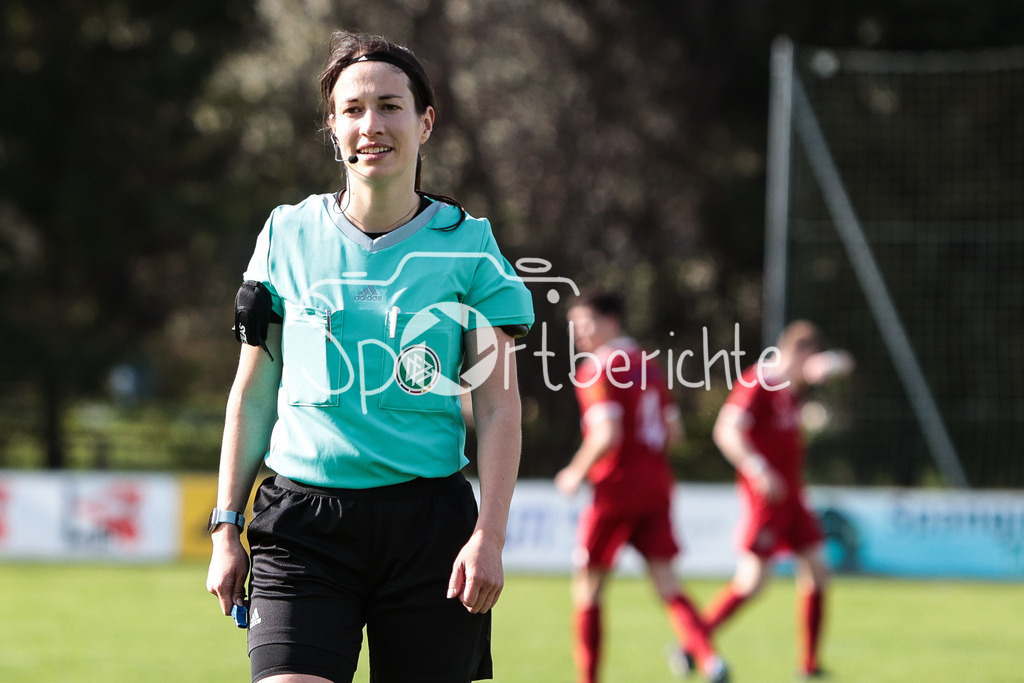 FC Ehekirchen - TSV Hollenbach | Schiedsrichterin Sarah Woerle