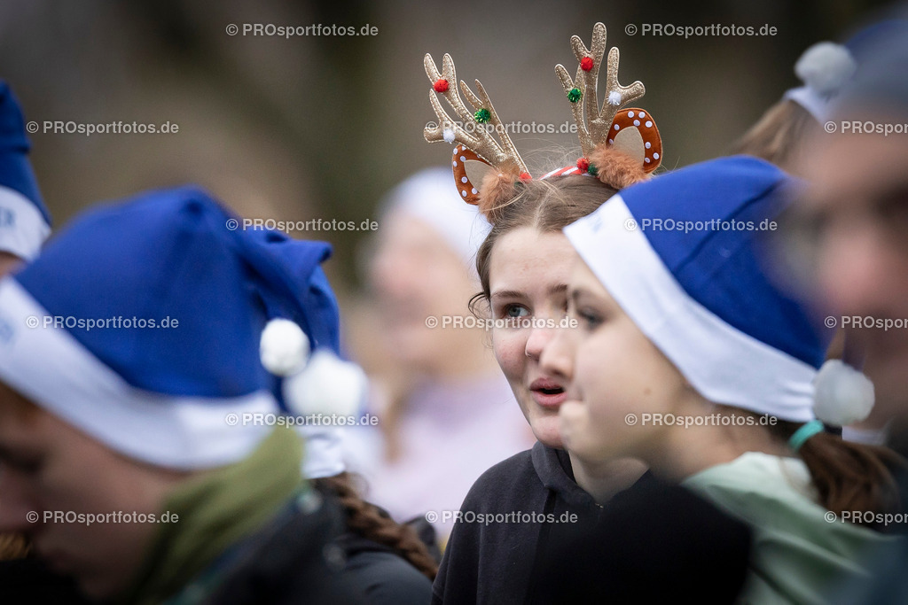Bonner Nikolauslauf in Bonn, 08.12.2024 | Impressionen vom Bonner Nikolauslauf am 08.12.2024 in Bonn (Freizeitpark Rheinaue). Foto: BEAUTIFUL SPORTS/Axel Kohring