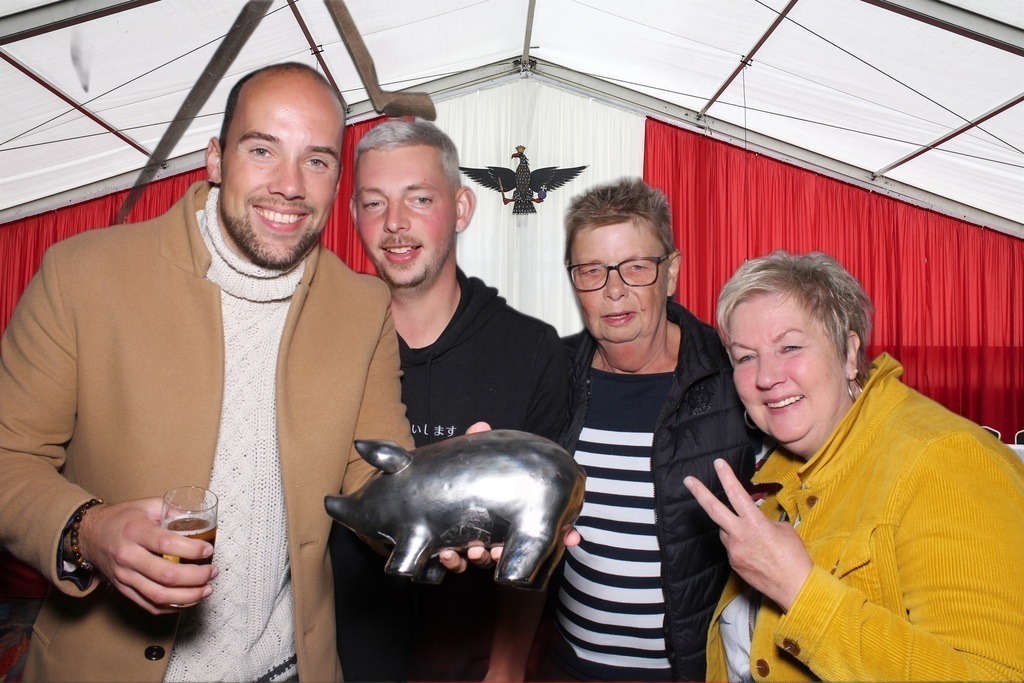 top-top.de 240928-130 | Foto, Video, Fotografie, Videografie, Fotobox, DJ, Discjockey, Musik, Musikbox, Veranstaltung, Photobooth, Amazon, Ebay, Buchtipp, Bestseller, Autor, Verlag, Buch, Wesel, Hamminkeln, NRW, Dinslaken, Rees, Drohne, Hochzeit, Party, Fotobox, Wesel, Fotograf