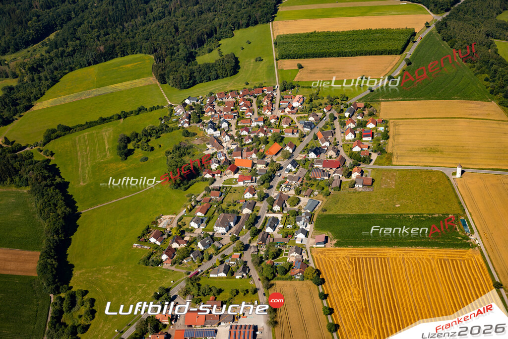 Das Luftbild zeigt : Bergbronn Kreßberg - Die Luftaufnahme wurde 2024 vom UL-Flugzeug aus erstellt ( keine Drohne ) - Hochauflösende Luftaufnahme - Für grossformatige Ausdrucke geeignet. Die Geschenkidee !Mit Lizenz und Bildrechte bestellbar