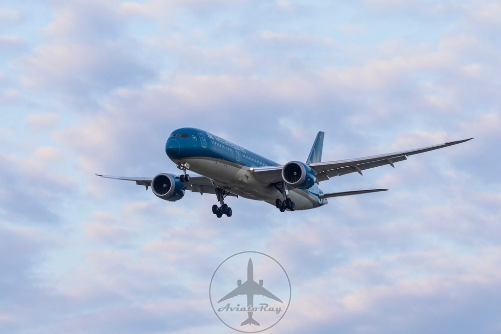 VN33-B789-VN-A863-SGN-MUC-20250824-1-topaz-sharpen | Browse breathtaking aviation photography and order high-quality prints from AviatoRay's gallery. Perfect for enthusiasts and collectors. - Realisiert mit Pictrs.com