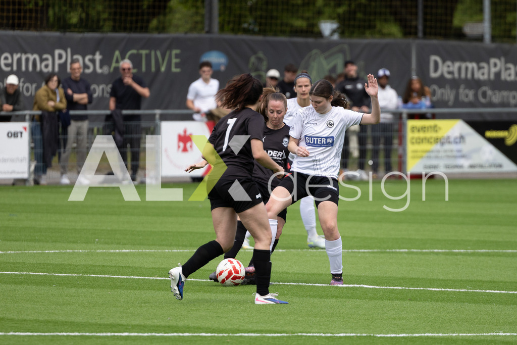 Fußball I Frauen I Saison 2025-2026 I Frauen 3. Liga | FVRZ Gruppe 2 | 18. Spieltag I Spielvereinigung Schaffhausen Damen 1 - Team Furttal Zürich I 17.05.2026 | Hochwertige Sportfotos kaufen & lizenzieren für Medien, Vereine, Agenturen & Sportler:innen. Entdecke professionelle Sportfotografie im Bildshop von Alexander Franzen. - Realisiert mit Pictrs.com