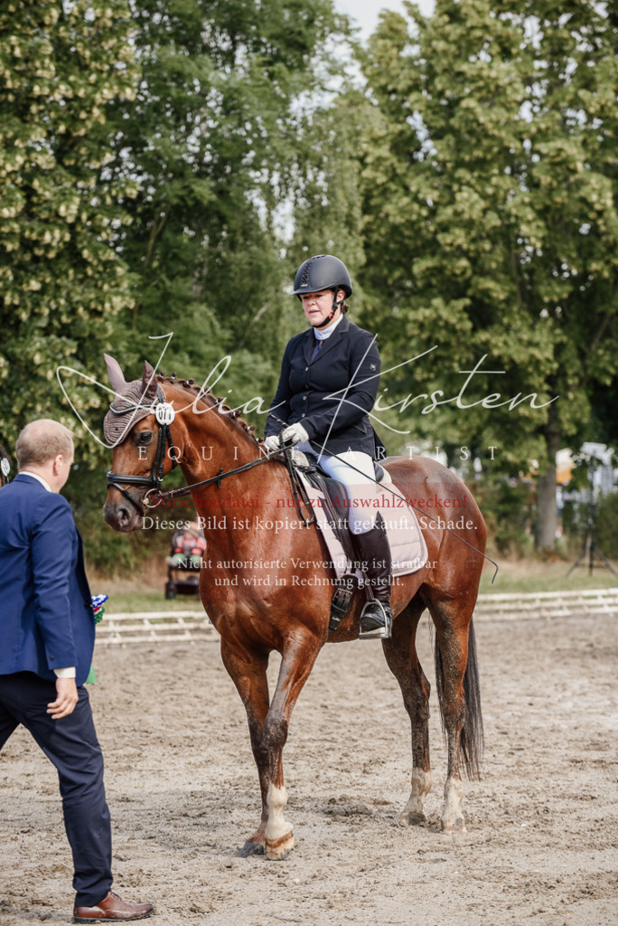 DSC_9352 | Pferde- und Turnierfotografie in Westsachsen. Pferdeportraits, Auftragszeichnungen und intuitive Kunst.