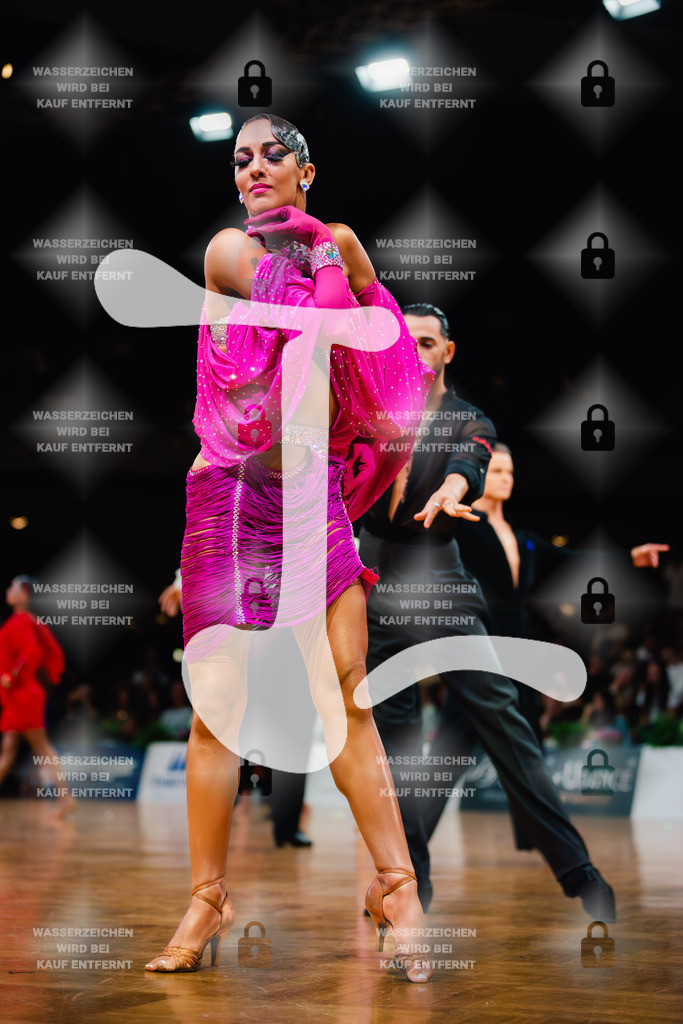 GOC 2025 - WDSF GrandSlam Latin 54th-55th (198) Alessandro Cunsolo _ Isabel Kezia Varalta (Netherlands)-2025-08-23-1377 | Webshop for digital downloads and prints of dance sport, event & show photographer Julian Link - Realisiert mit Pictrs.com