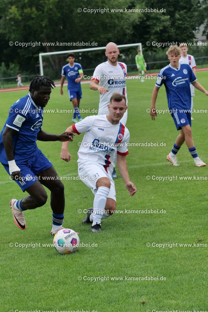 Fußball : Testspiel : SuS 09 Dinslaken - Schalke 04 U 19 am 25.07.2024 | Foto : Jochen Emde / www.kameradabei.de - Realisiert mit Pictrs.com
