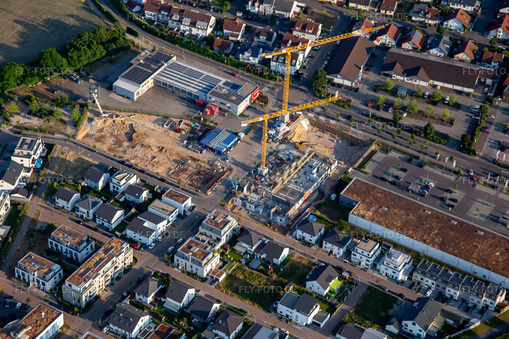 Luftbild: Baustelle Am Wall von Nordwesten im Ortsteil Hochstetten in Linkenheim-Hochstetten im Bundesland Baden-Württemberg in Deutschland. Foto: IMG_136249.jpg vom 07.06.2023 durch Werner Riehm/FLY-FOTO.de