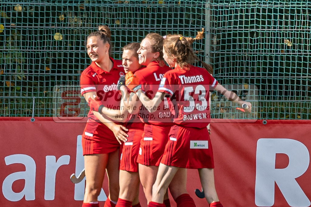 SFE_20221008_0066 | 1. Bundesliga Hockey Damen Rot-Weiss Köln - Harvestehuder THC am 08.10.2022 in Köln (KTHC Stadion Rot-Weiss Köln Tennis and Hockey Club), Photo: Stephan Fehrmann 2022 (Sports-Gallery) ,Nike Lorenz ( Rot-Weiss Köln #11 ) ,Lea Thomas ( Rot-Weiss Köln #35 )