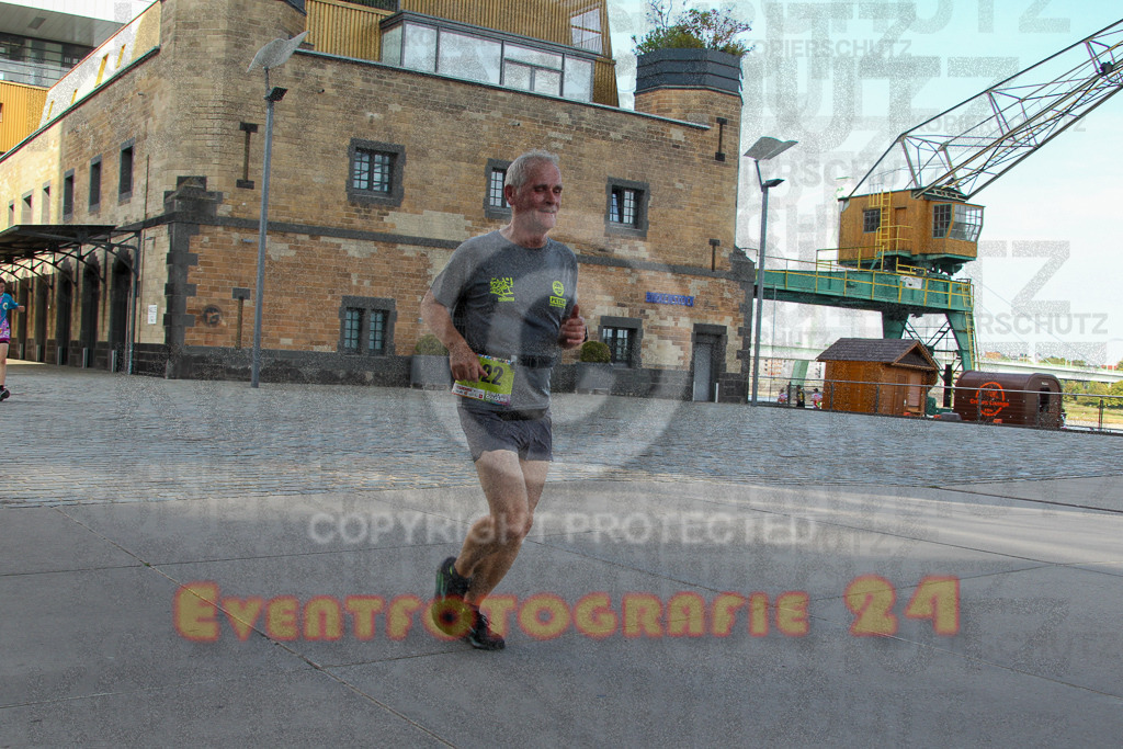 250920_1454_EV4_7475 | Sportfotografie im Rhein-Sieg Kreis, Köln, Bonn, NRW, Rheinland Pfalz, Hessen, etc. Unser Tätigkeitsfeld umfasst den Laufsport vom Volkslauf über den Marathon, Duathlon, Triathon bis zum Ultralauf wie Kölnpfad Ultra oder Schindertrail.