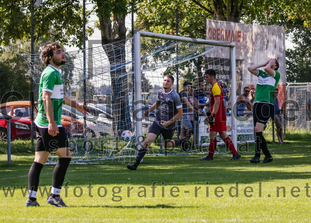 2023-08-20_072_SV_Hohenlinden_gegen_SV_Buch | Hohenlinden, Deutschland, 20.08.2023:
Fußball, A-Klasse 2023 / 2024, 1. Spieltag, SV Hohenlinden gegen SV Bruck, Endergebnis: 5:1

Tor zum 2:0 durch Justin Weinberger (SV Hohenlinden, #2)
Benedikt Vollmayer (SV Bruck, #3), Justin Weinberger (SV Hohenlinden, #2), Torwart Simon Heiler (SV Bruck, #1), Kilian Emmerig (SV Bruck, #8)

Foto: Christian Riedel / fotografie-riedel.net