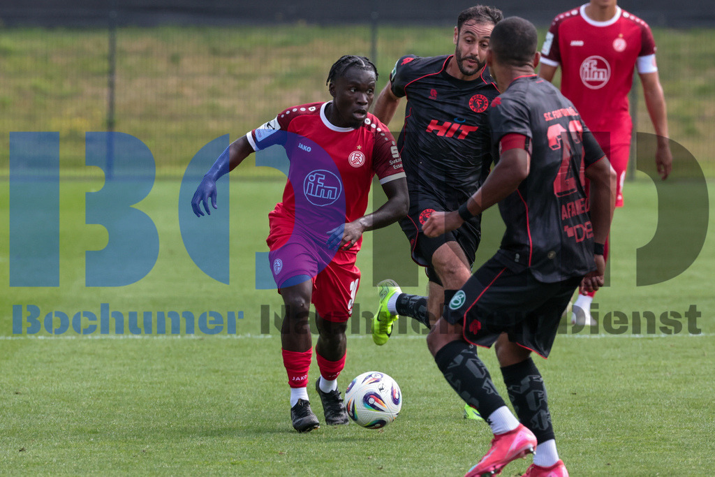 SES_ESSFKO20250712-55 | bond - Realisiert mit Pictrs.com