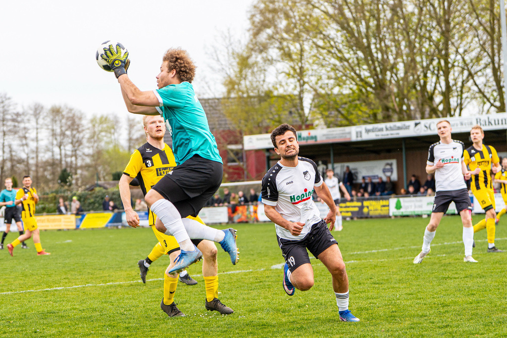 Fußball I Herren I Saison 2025-2026 I Kreisliga VEC I 22. Spieltag I SC SW Bakum - SV Falke Steinfeld I 24338 | jns.sportfotos - Realisiert mit Pictrs.com