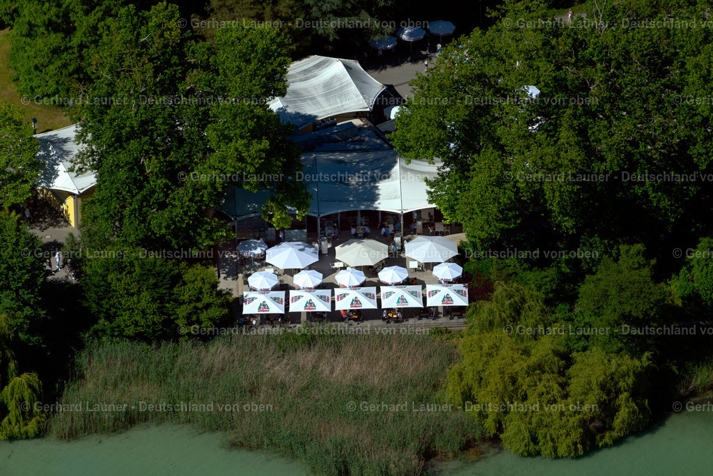 4032019 | INSEL MAINAU 12.06.2020 Tische und Sitzbänke der Freiluft- Gaststätte " Rothaus Seeterrassen " in Insel Mainau am Bodensee im Bundesland Baden-Württemberg, Deutschland. Weiterführende Informationen bei: Mainau GmbH. // Tables and benches of open-air restaurant " Rothaus Seeterrassen " in Insel Mainau at Bodensee in the state Baden-Wuerttemberg, Germany. Further information at: Mainau GmbH. Foto: Gerhard Launer