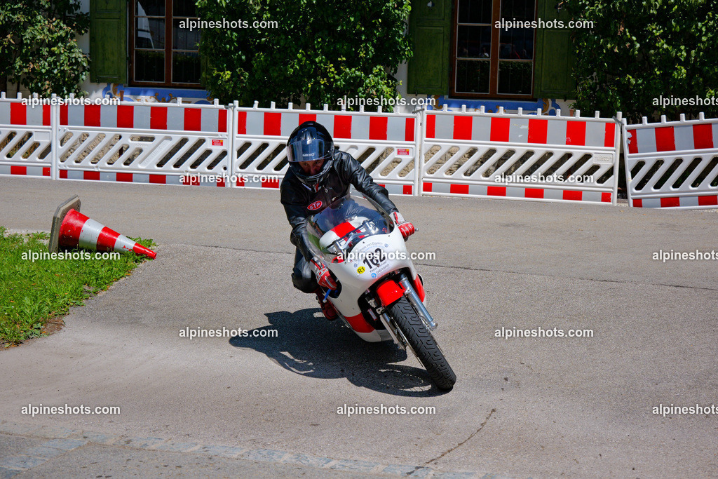 P1036853-2 | Erleben Sie atemberaubende, hochqualitative Fotos Ihrer Fahrt entlang der malerischen Alpenstraßen. Besuchen Sie alpineshots.com, um professionelle Aufnahmen Ihrer unvergesslichen Reise zu finden und zu kaufen - Realisiert mit Pictrs.com