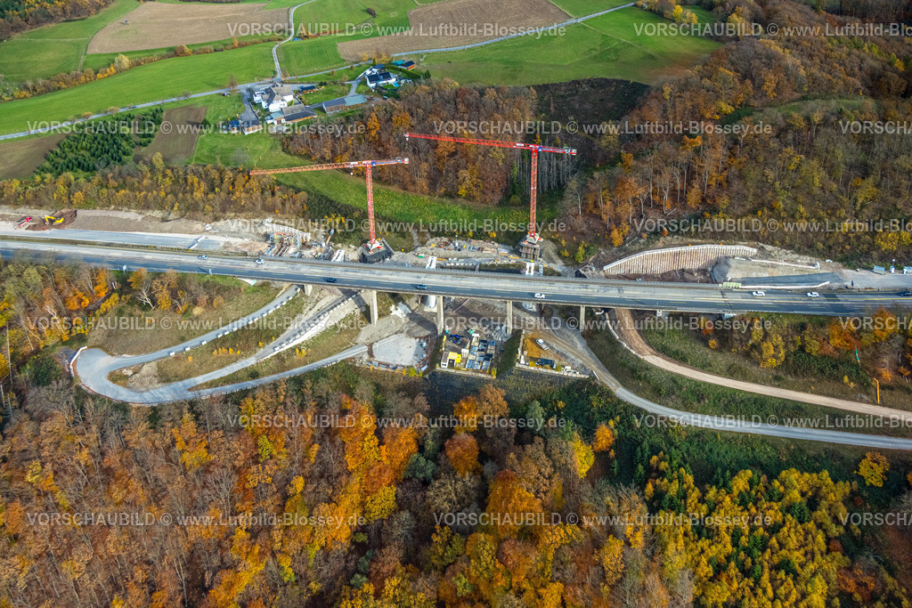 Hagen251102133 | Luftbild, Autobahnbrücke Brunsbecke der Autobahn A45 Sauerlandlinie, Baustelle und Sanierung, Baukräne, herbstlicher Wald, Eilpe, Hagen, Ruhrgebiet, Nordrhein-Westfalen, Deutschland