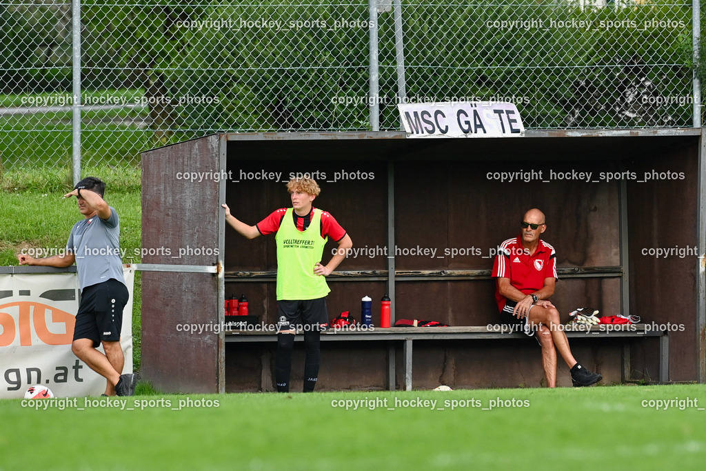 SC Magdalen vs. ATUS Nötsch 13.8.2023 | Spielerbank ATUS Nötsch, Headcoach ATUS Nötsch Thomas Gilgenreiner, #28 Leon Julian Kupka, Tormanntrainer ATUS Nötsch Jörg Unterlass