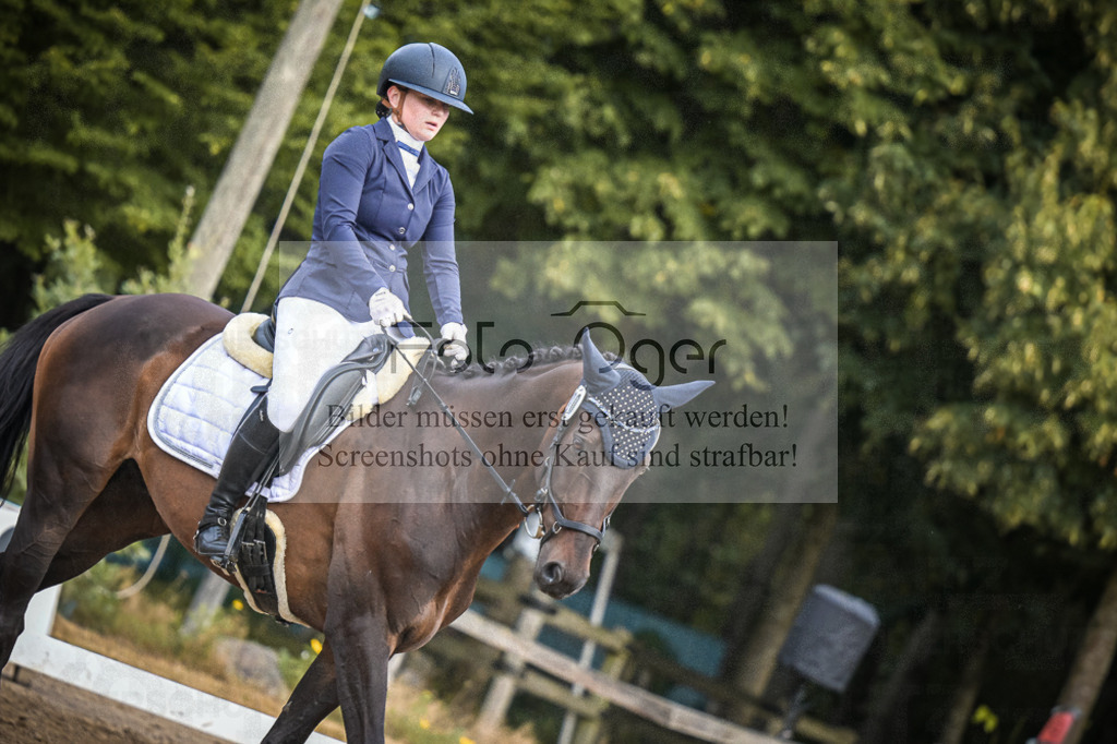 DOS_1516 | Entdecke hochwertige Reitturnierfotos von Foto Oger. Professionell, emotional und authentisch – jetzt Lieblingsmomente im Shop bestellen.Deutschlandweite Turnierfotografie. - Realisiert mit Pictrs.com