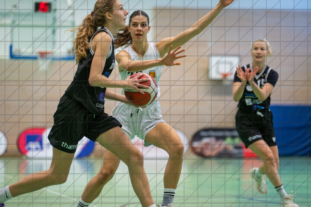 2. DBBL Nord 25/26 | Spieltag 04 | BBC Osnabrück vs. TuS Lichterfelde | 12.10.25: 2. DBBL Nord 25/26 | Spieltag 04 | BBC Osnabrück vs. TuS Lichterfelde / Osnabrück / Deutschland  //   CREDIT:www.bullenfotos.de, Martin König, Hörner Weg 40, D-49078 Osnabrück, +4917663732967 // Nutzung und Weitergabe nur zu den vereinbarten Zwecken. Presseanfragen an Ersteller. Alle Rechte beim Ersteller. Honorierung nach MFM. - Realisiert mit Pictrs.com