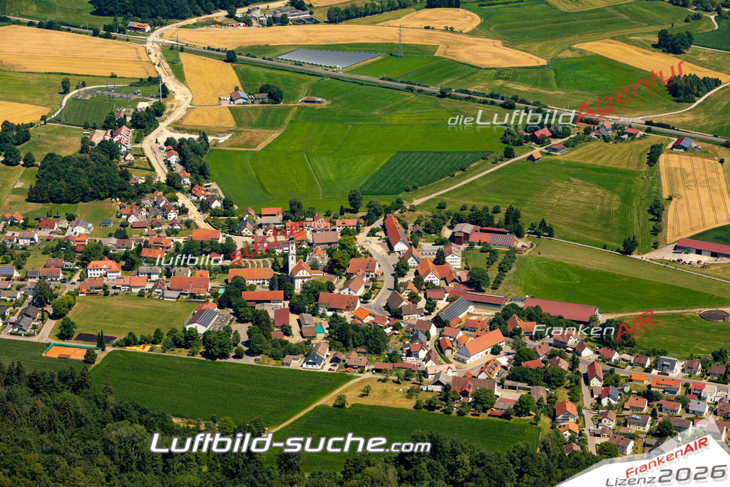 Aktuelles Luftbild von Otterswang Bad Schussenried - Die Luftaufnahme wurde 2022 mittels UL-Flugzeug erstellt ( keine Drohne ) - hochauflösende Kamera-Systeme von  Canon -Beste Qualität - Für grossformatige Ausdrucke geeignet. Die Geschenkidee !