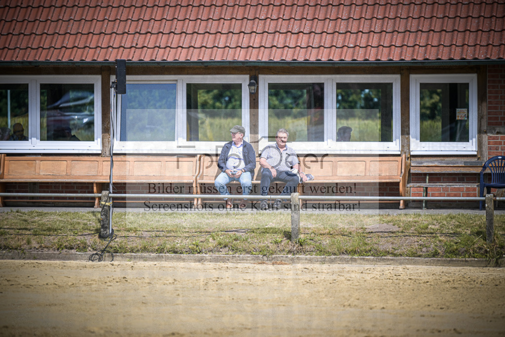 DOS_8149 | Entdecke hochwertige Reitturnierfotos von Foto Oger. Professionell, emotional und authentisch – jetzt Lieblingsmomente im Shop bestellen.Deutschlandweite Turnierfotografie. - Realisiert mit Pictrs.com