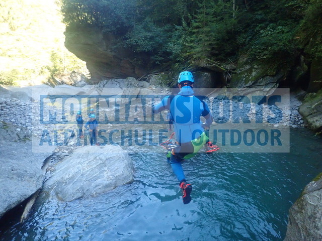 P1010111 | Bestelle die Bilder deines Berg- oder Wasser-Abenteuers mit Mountain Sports bequem von zu Hause aus direkt über unseren Online Fotoshop von pictrs.com. - Realisiert mit Pictrs.com
